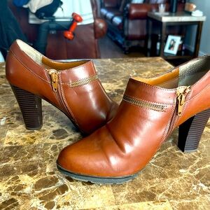 EUC Gripped bottom Booties